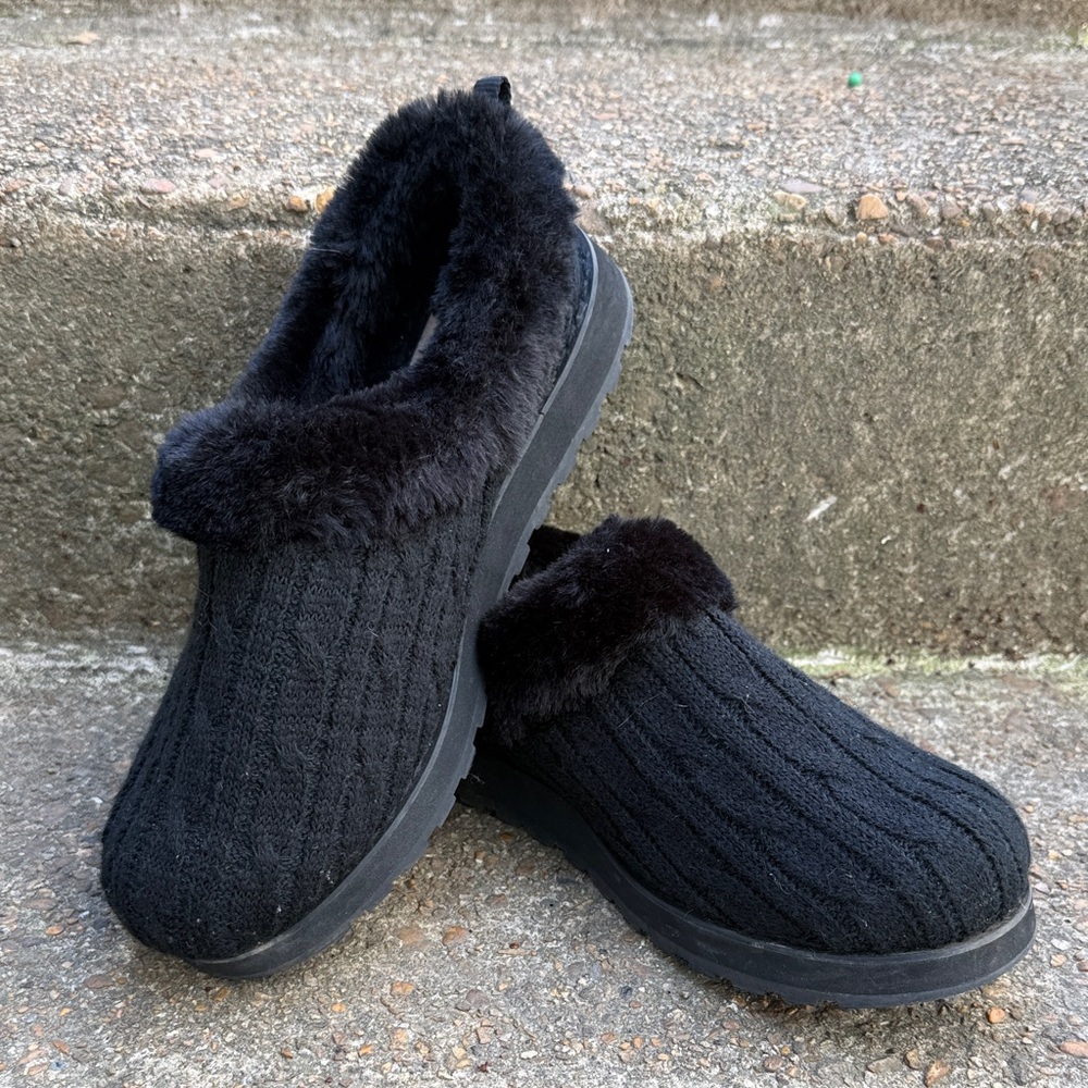 BOBS from Sketchers Memory Foam Fur Lined Clogs